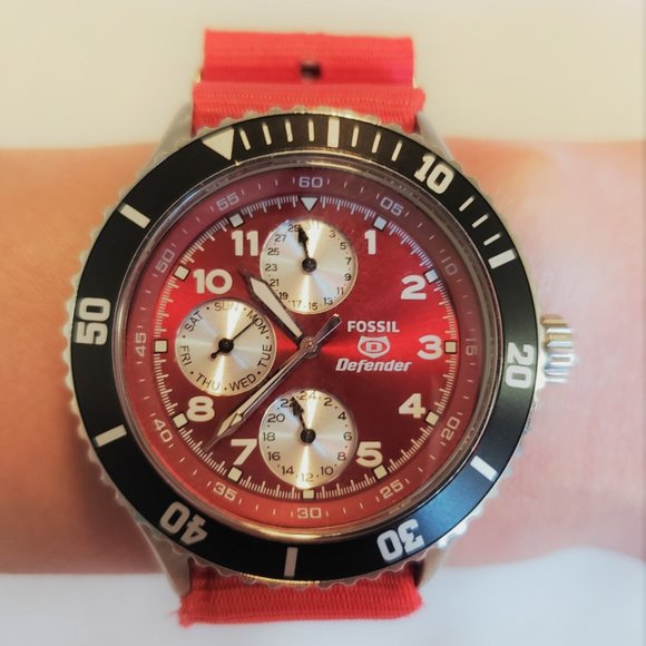Fossil Red Wrap Watch - Picture 1 of 4
